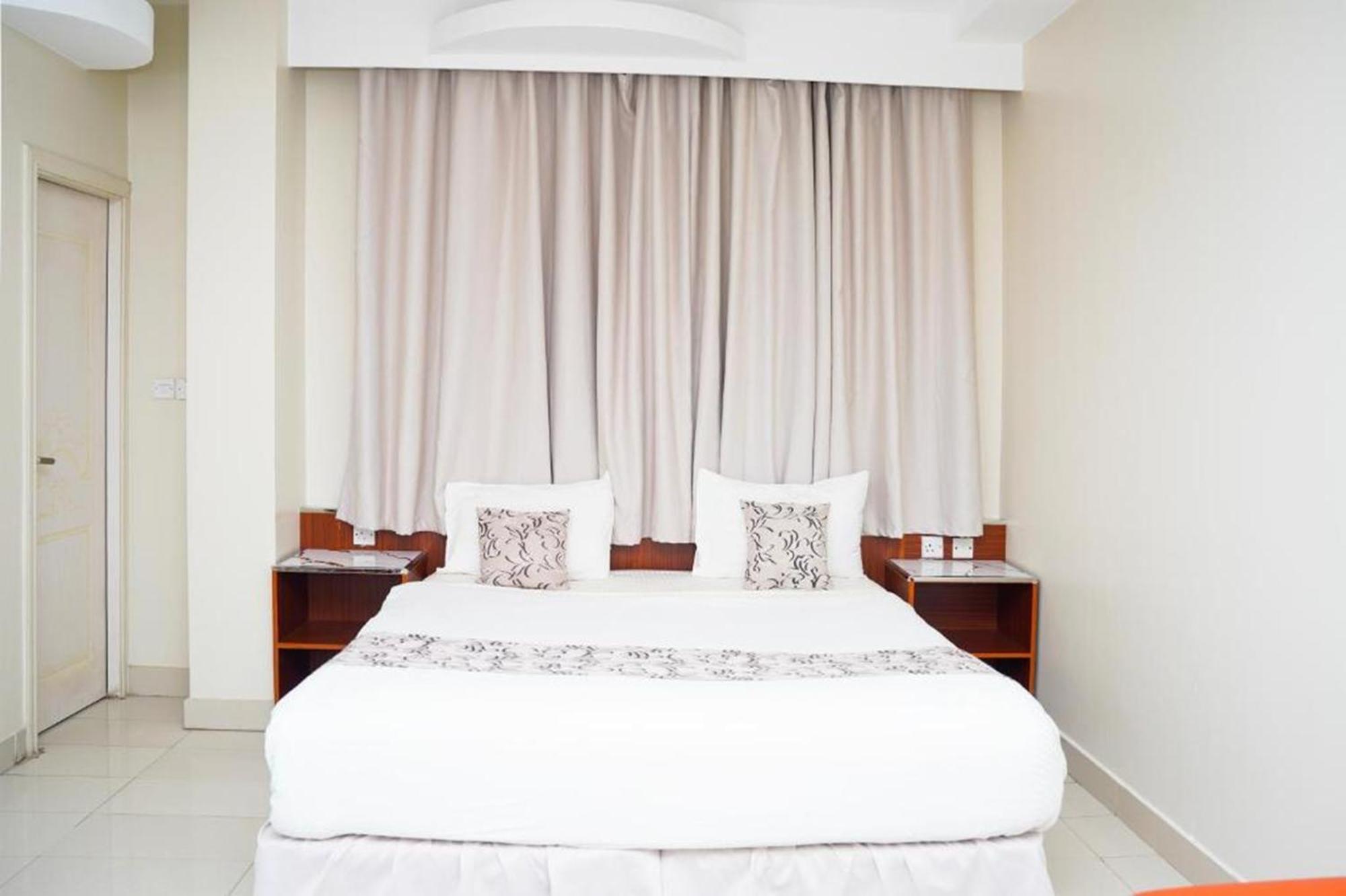 Al Bayrahaa Hotel Apartments Seeb Exterior photo