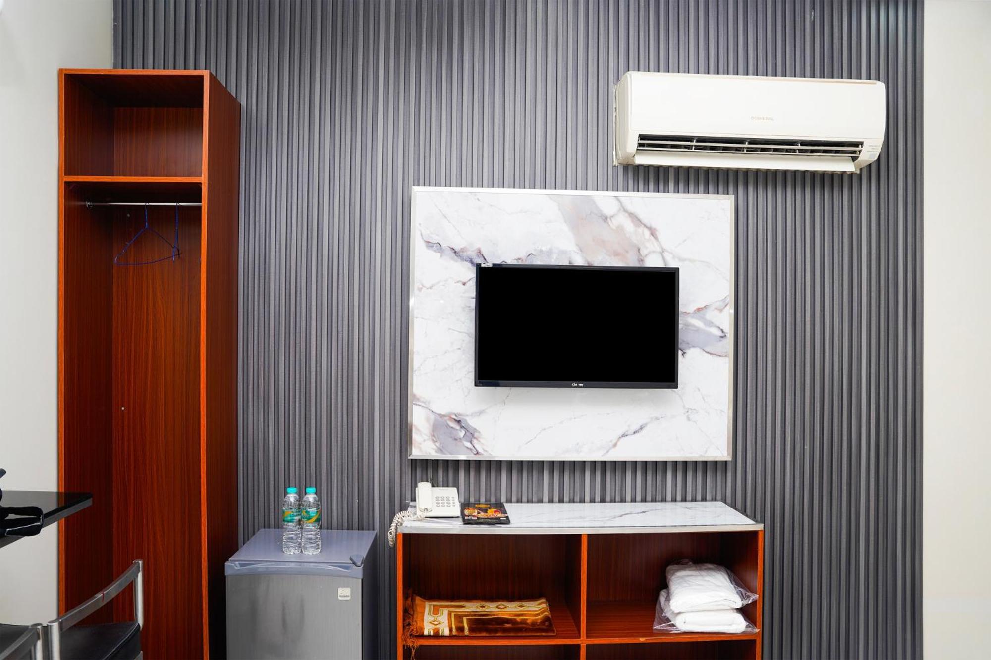 Al Bayrahaa Hotel Apartments Seeb Exterior photo